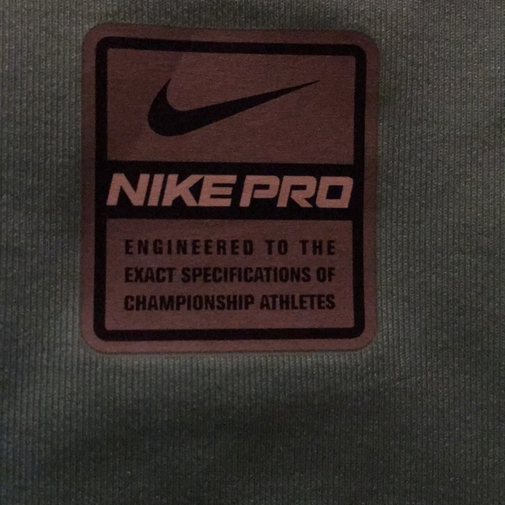 Nike Tee - Picture 5 of 8